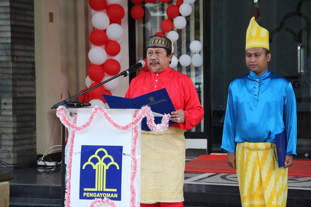  Tema Pakaian  Tradisional Melayu Baju Adat Tradisional